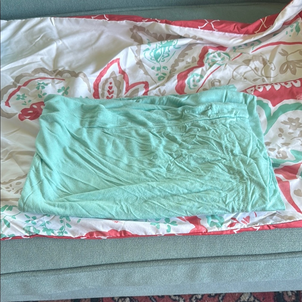 Dorm Sheets &Twin XL Comf Reversible Paisley Comforter in Sham + sheet sets - Picture 5 of 6